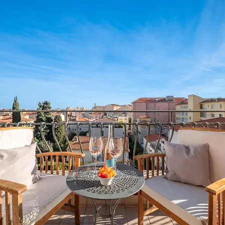 La Fabrique A Poupees - Et De Charme Au Coeur De فندق مبيت وإفطار مينتون