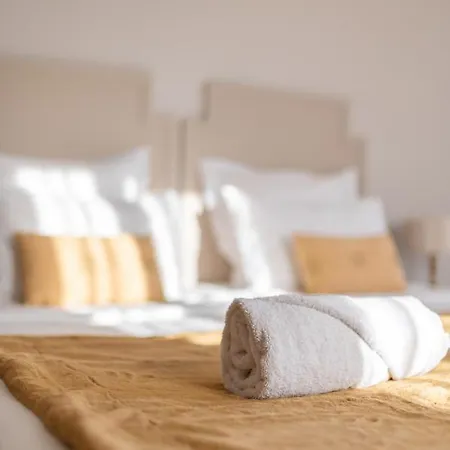 La Fabrique A Poupees - Et De Charme Au Coeur De مينتون