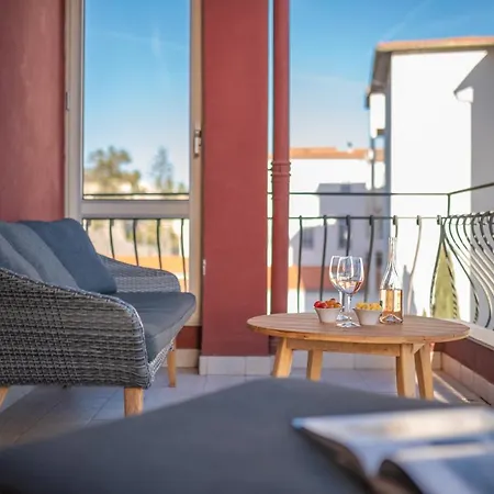 فندق مبيت وإفطار La Fabrique A Poupees - Et De Charme Au Coeur De مينتون