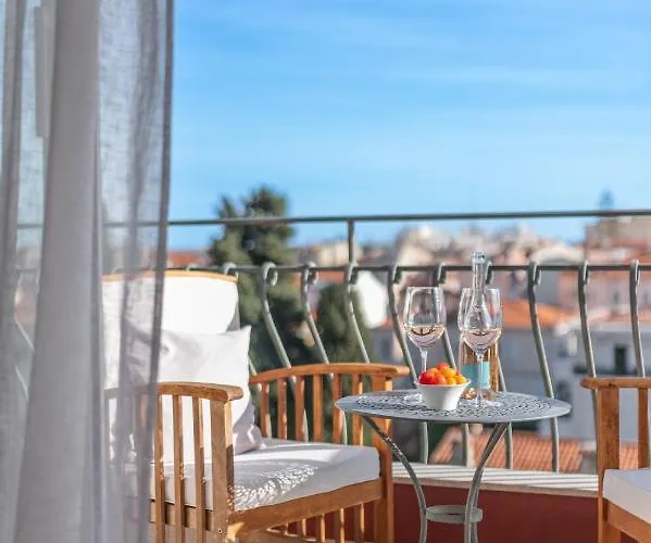 La Fabrique A Poupees - Et De Charme Au Coeur De Bed & Breakfast 4*