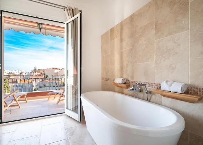 La Fabrique A Poupees - Et De Charme Au Coeur De מנטון