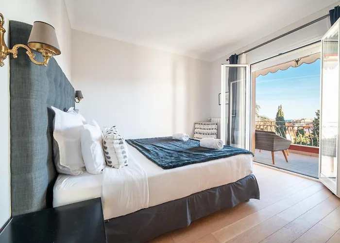 La Fabrique A Poupees - Et De Charme Au Coeur De 4* מנטון