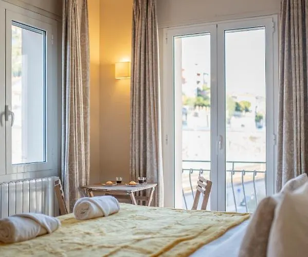 La Fabrique A Poupees - Et De Charme Au Coeur De 4* Menton