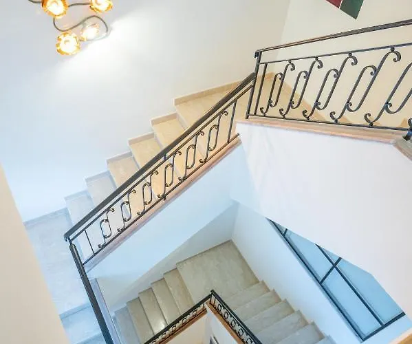 La Fabrique A Poupees - Et De Charme Au Coeur De Bed & Breakfast 4*