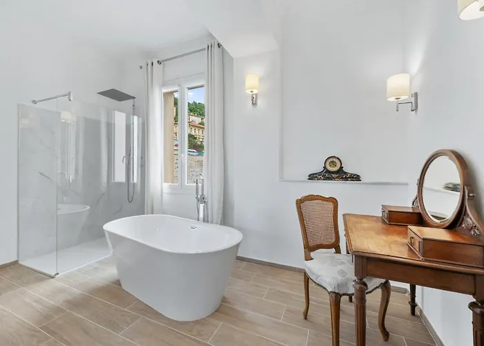 La Fabrique A Poupees - Et De Charme Au Coeur De 4* מנטון