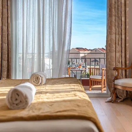 La Fabrique à Poupées Menton