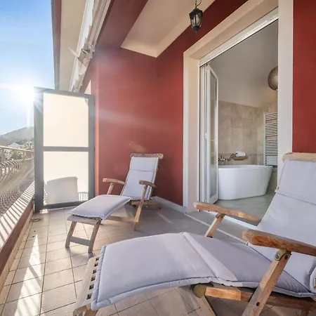 La Fabrique à Poupées Couette-café Menton