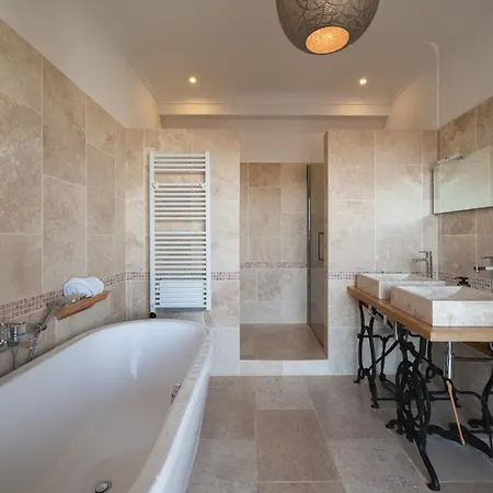 La Fabrique à Poupées 4*