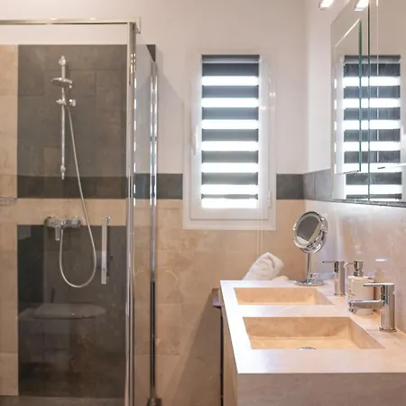 La Fabrique A Poupees - Et De Charme Au Coeur De 4* Menton