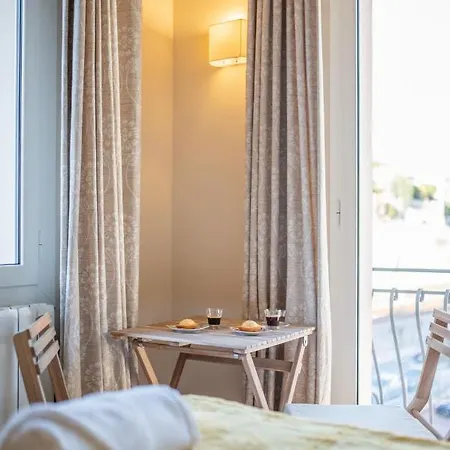 ベッド・アンド・ブレックファスト La Fabrique A Poupees - Et De Charme Au Coeur De