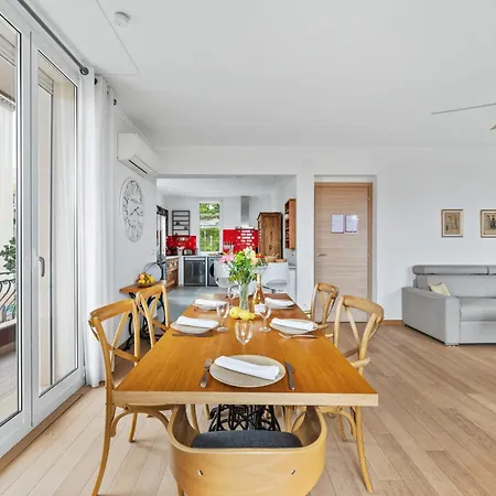 La Fabrique à Poupées 4* Menton