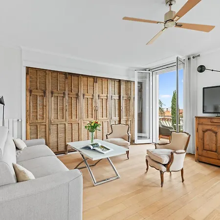 La Fabrique à Poupées Couette-café 4*