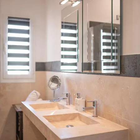 Bed & Breakfast La Fabrique A Poupees - Et De Charme Au Coeur De 4*