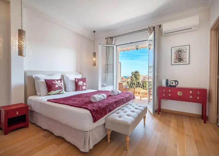 Frühstückspension La Fabrique A Poupees - Et De Charme Au Coeur De