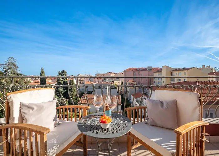 La Fabrique A Poupees - Et De Charme Au Coeur De Frühstückspension Menton