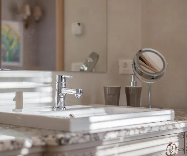 La Fabrique A Poupees - Et De Charme Au Coeur De Μεντόν